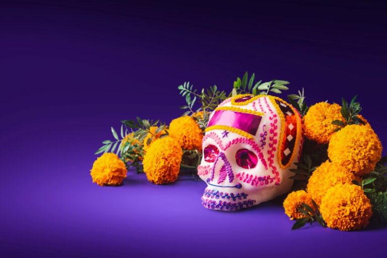 SAT: Mitos y realidades sobre fallecidos en materia fiscal. Día de Muertos