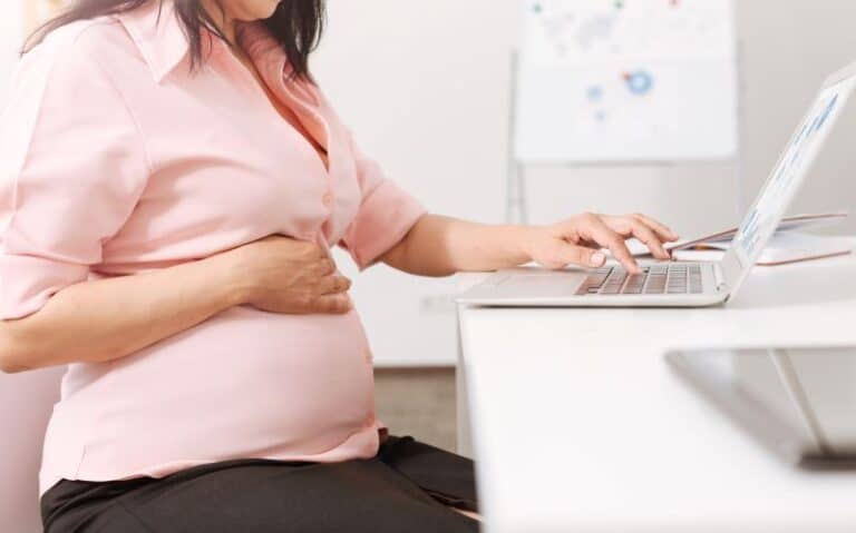 ¿Cómo tramitar tu incapacidad por maternidad? Conoce tus derechos ante el IMSS